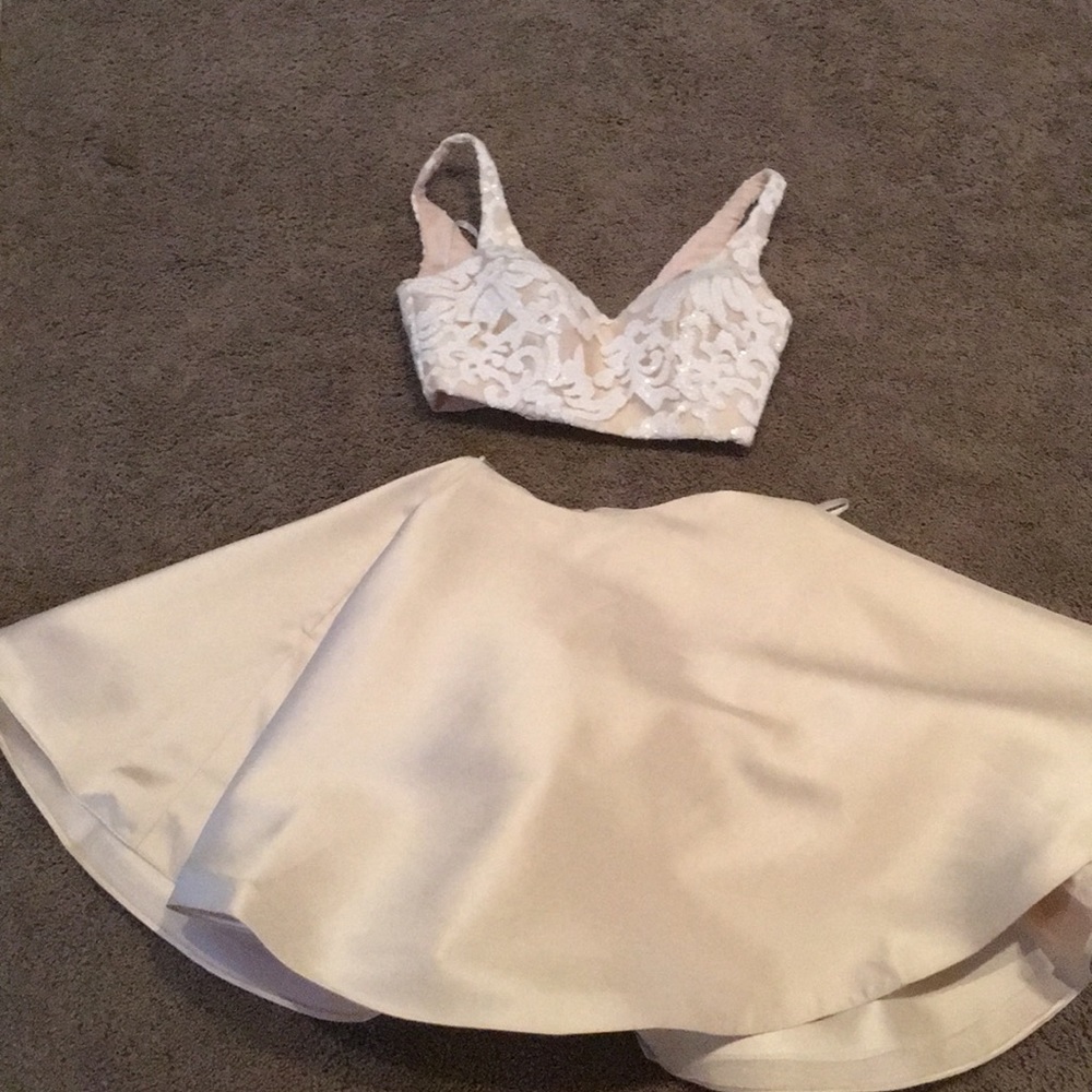 Dress - Picture 5 of 6